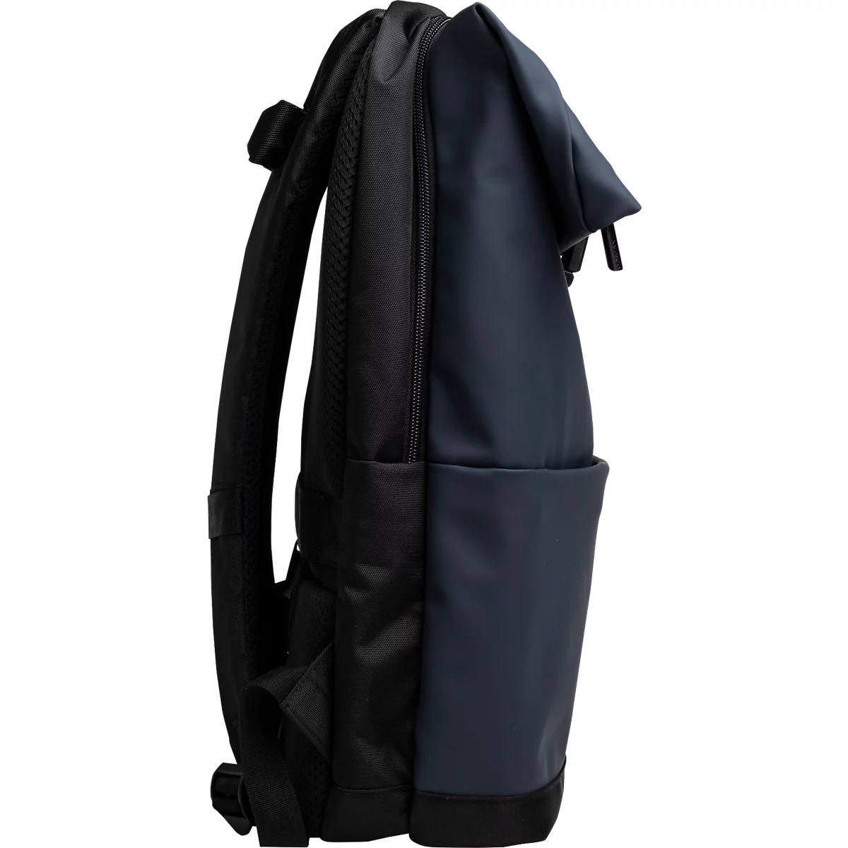 Schwarzer und dunkelblauer Rucksack im Profil.