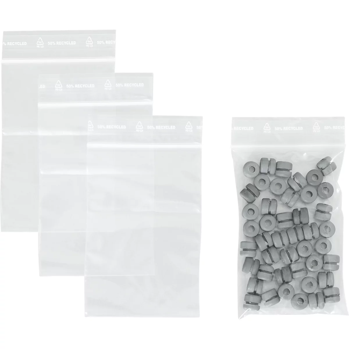 Sacs en plastique transparents avec petites pièces, trois sacs vides, un sac avec des perles en bois grises.