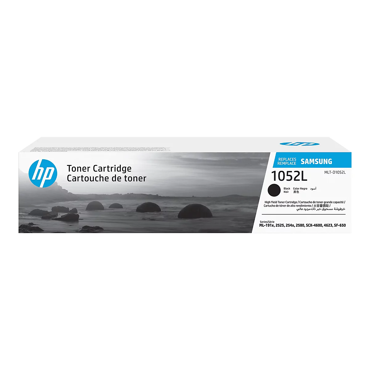 HP Toner Cartridge, Verpackung mit Landschaftsmotiv. Schwarze Tintenpatrone, Text: 1052L, ersetzt Samsung.