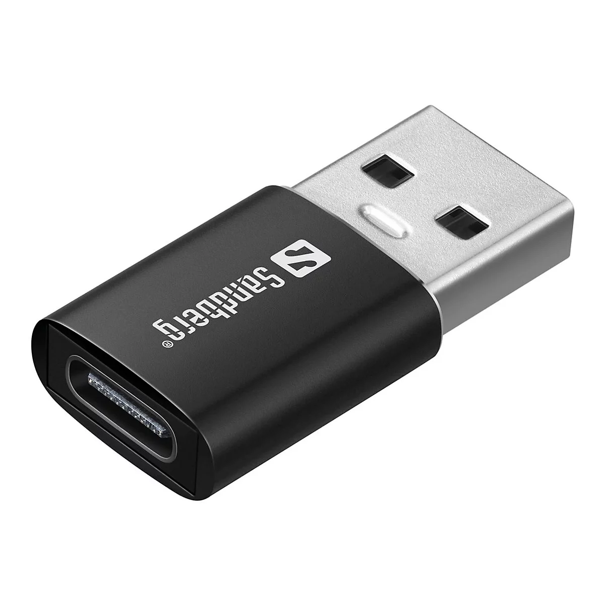 Schwarzer Sandberg USB-C auf USB-A Adapter auf weißem Hintergrund.