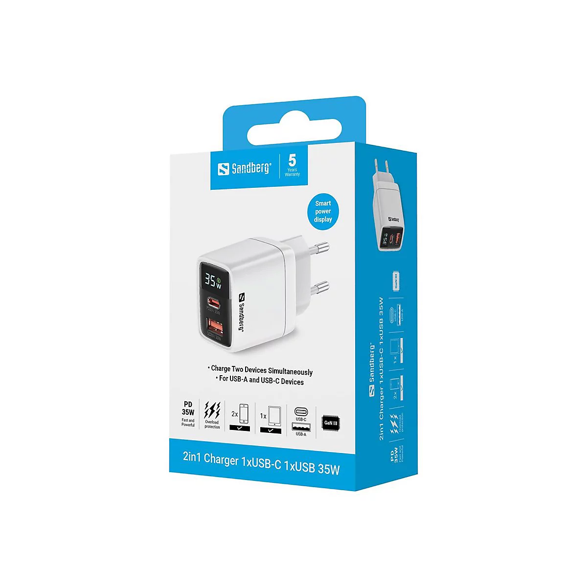 Weiße Sandberg 2in1 Ladestation mit USB-C und USB-A Anschlüssen in der Produktverpackung.