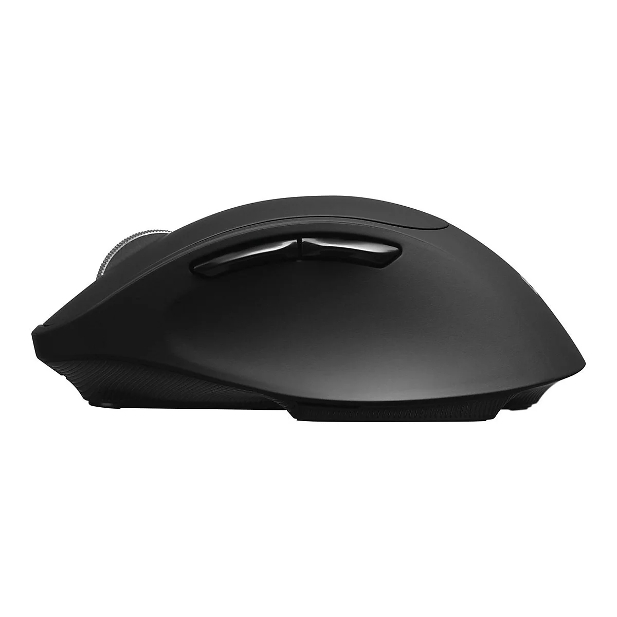 Schwarze kabellose Computermaus in Seitenansicht vor weißem Hintergrund.