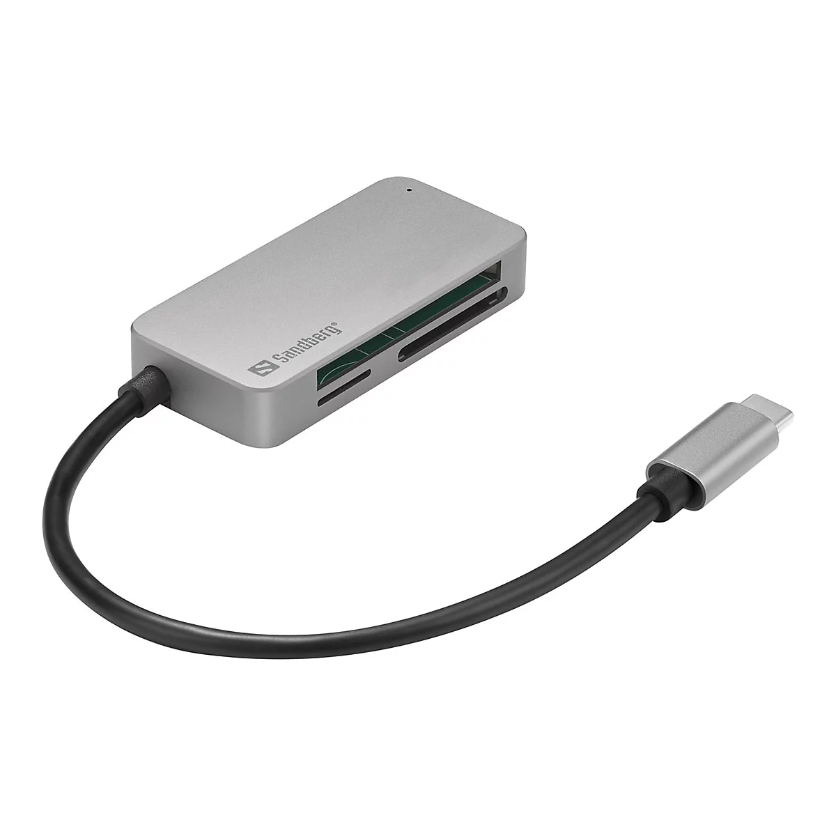 Silberner USB-C-Hub mit schwarzem Kabel. Gezeigt sind Anschlüsse und das Sandberg-Logo.