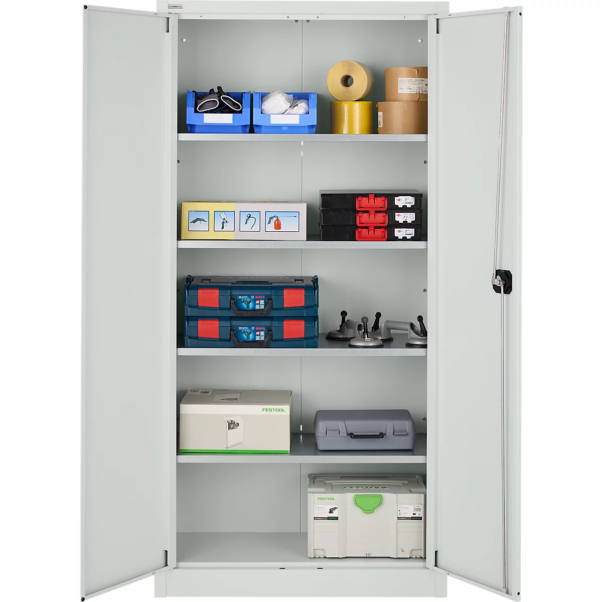 Armoire en acier grise, portes ouvertes, avec divers outils et fournitures sur des étagères.