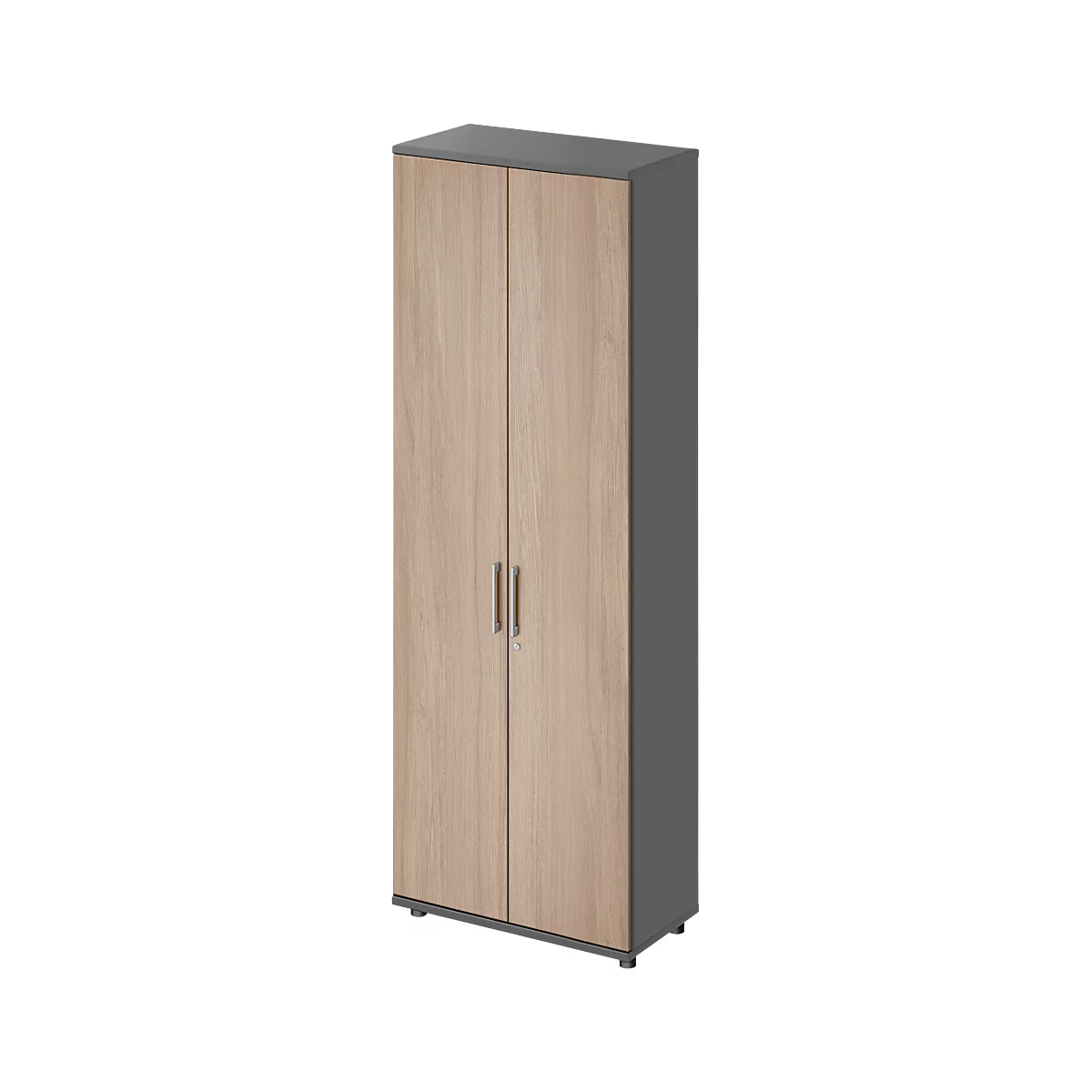 Une armoire avec des portes en bois et un cadre anthracite. Deux poignées métalliques allongées.