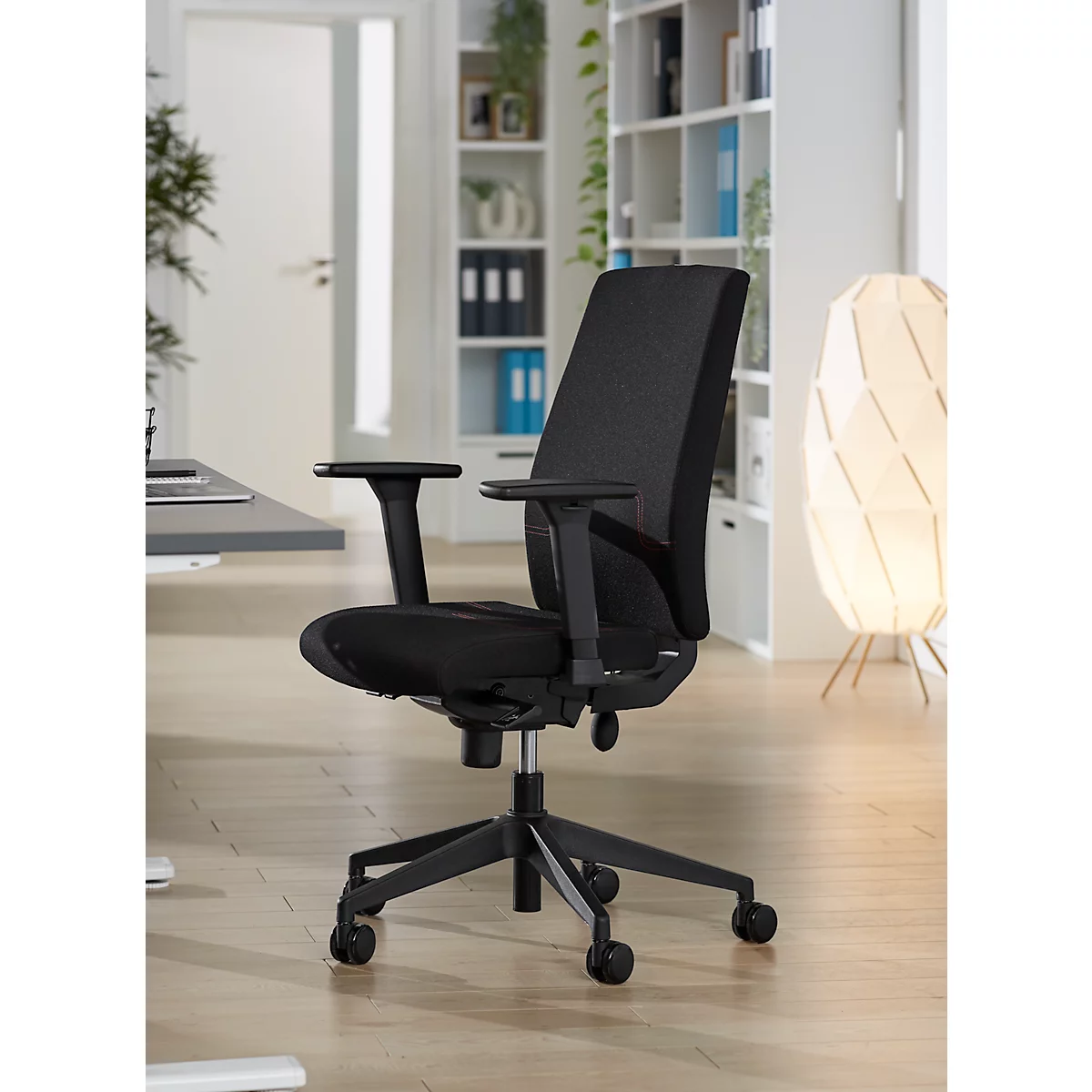 Schäfer Shop Chaise de bureau Select T4, avec accoudoirs, mécanisme synchrone, siège multicouche, soutien lombaire Airpressure, noir