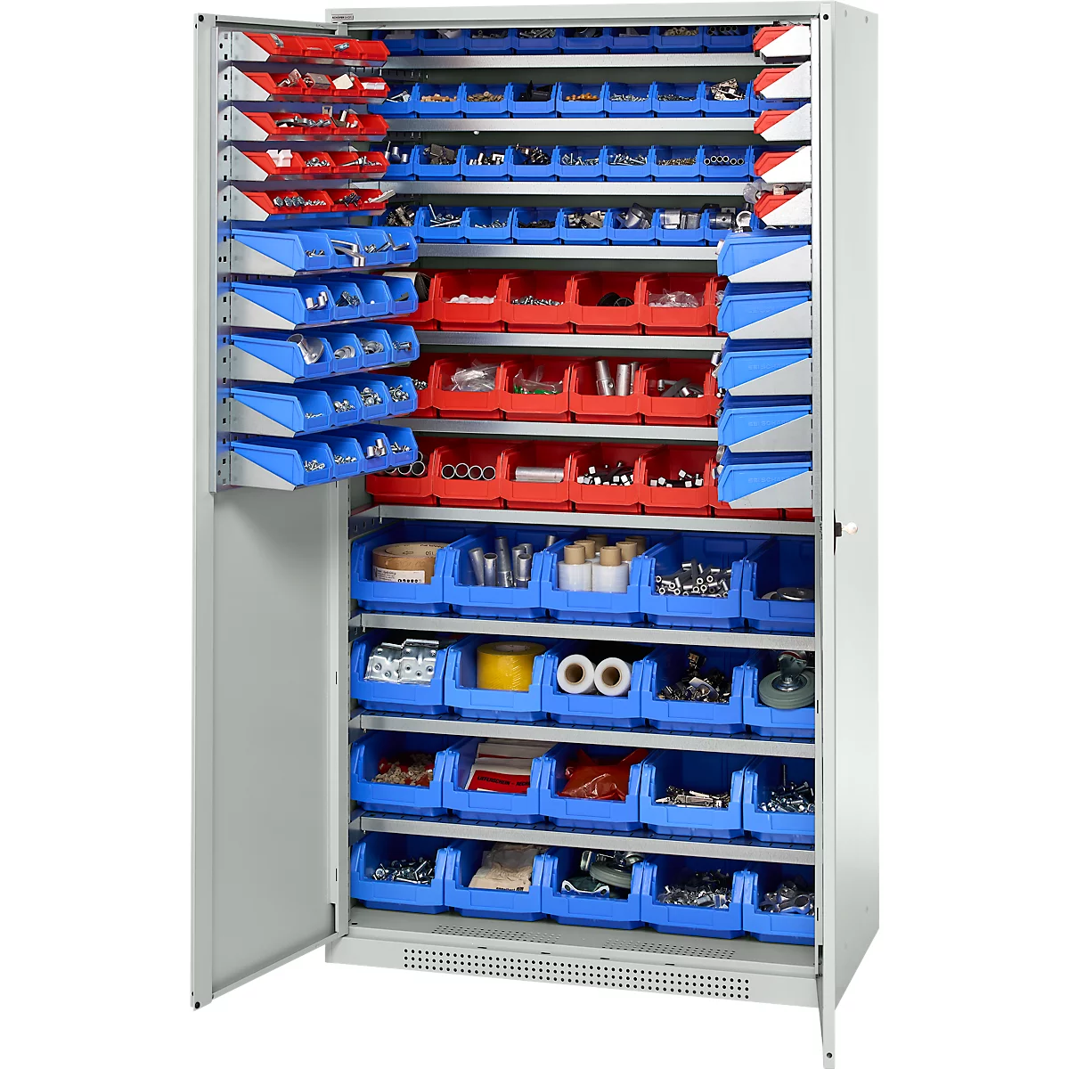Armoire métallique ouverte avec de nombreuses boîtes de tri bleues et rouges, remplies de pièces d'outils.