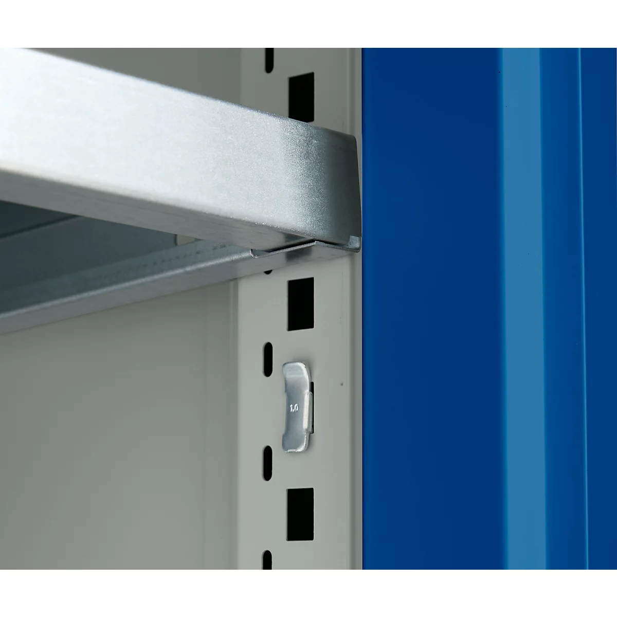 Schäfer Shop Genius Armoire en acier FS, en tôle d'acier, avec fenêtre d'inspection, trous de ventilation, L 545 x P 520 x H 1950 mm, 5 HC, jusqu'à 250 kg, gris clair/bleu gentiane
