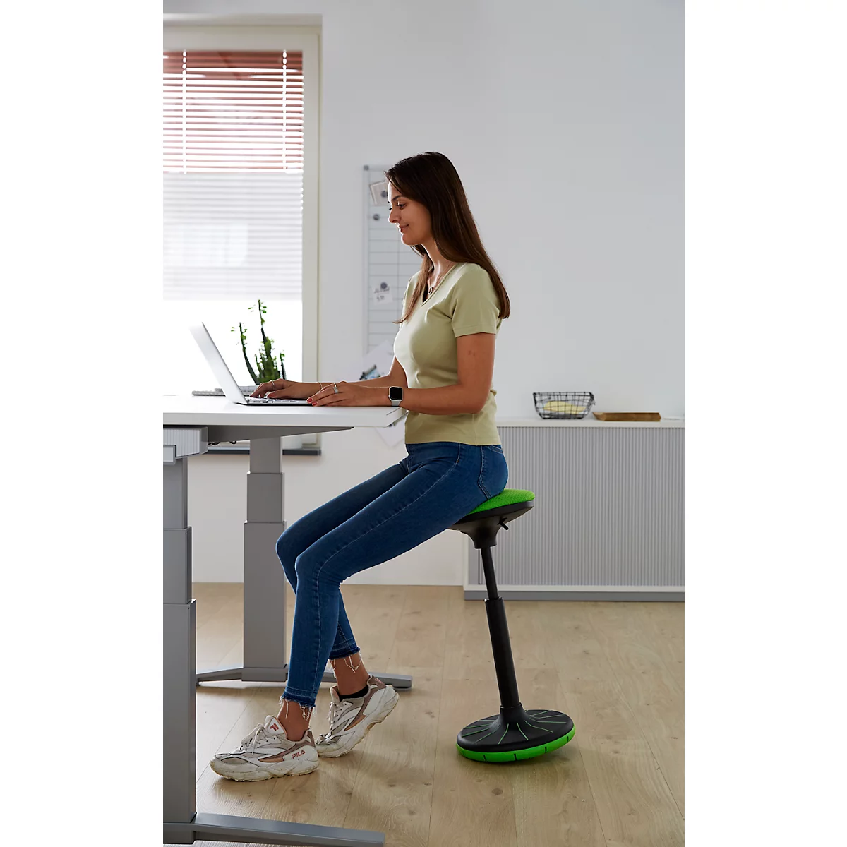 Schäfer Shop Genius ayuda para estar de pie/sentado SSI PROLINE P 3-D, ergonómico, suela patentada, regulable en altura, ancho 380 x fondo 320 x alto 570-790 mm, verde/negro-verde