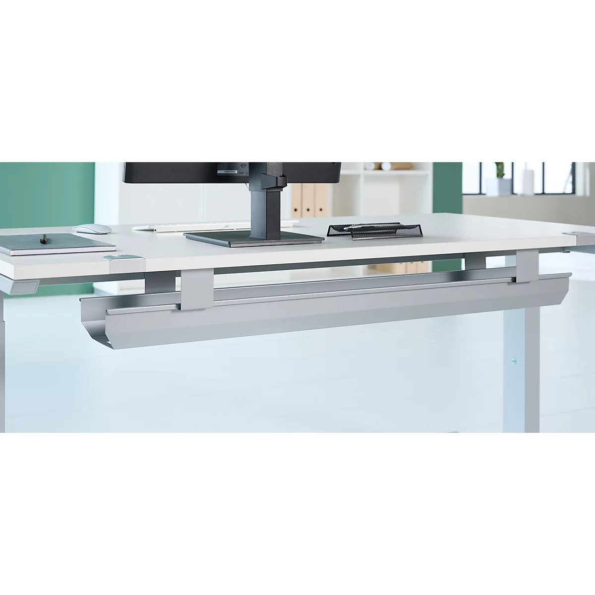 Schäfer Shop Genius Chemin de câbles pour table avec angle de 135°, rabattable, acier, aluminium blanc
