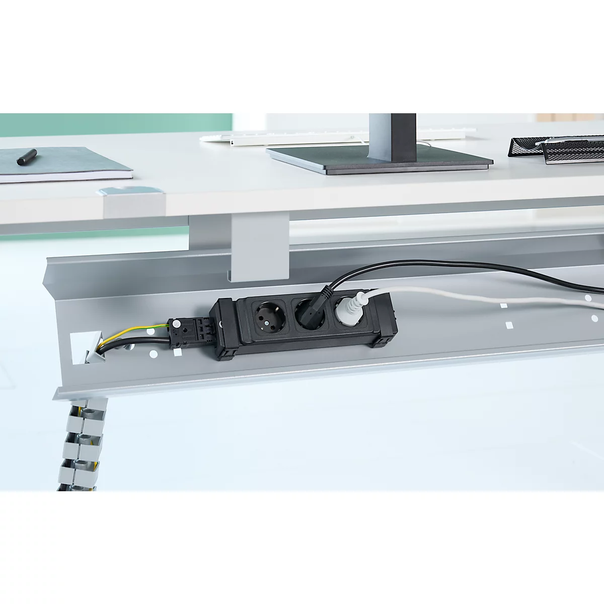 Schäfer Shop Genius Chemin de câbles pour table avec angle de 135°, rabattable, acier, aluminium blanc