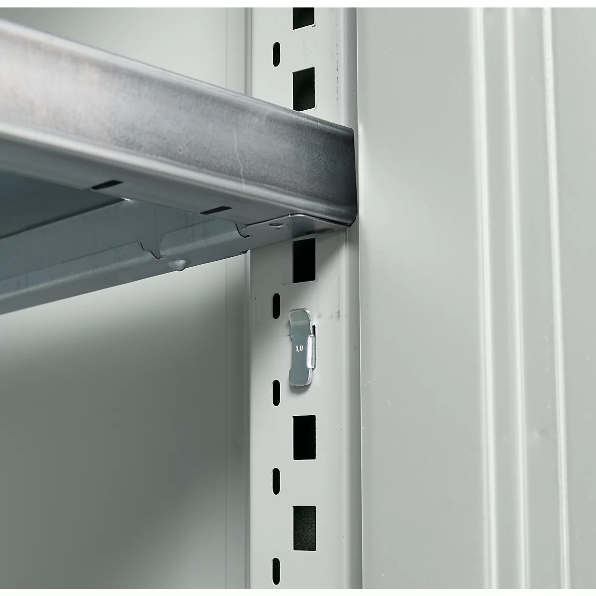 Schäfer Shop Genius dubbeldeurskast FS, staal, met ventilatiegaten, B 1055 x D 520 x H 1105 mm, 3 OH, lichtgrijs/lichtgrijs, tot 300 kg