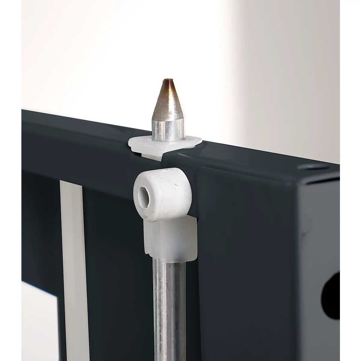 Schäfer Shop Genius Flügeltürenschrank FS, Stahl, Sichtfenster, Lüftungslöcher, B 545 x T 520 x H 1950 mm, 5 OH, Weißalu/Anthrazitgrau, bis 250 kg 