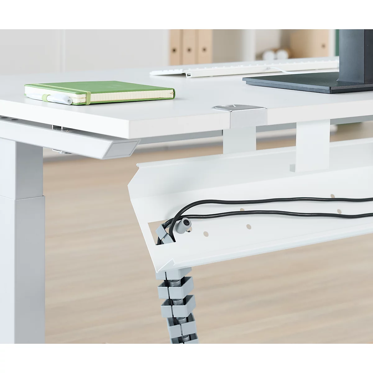 Schäfer Shop Genius Kabelkanal für Tischbreite 2000 mm, abklappbar, Stahl, weiß, B 1600 mm 