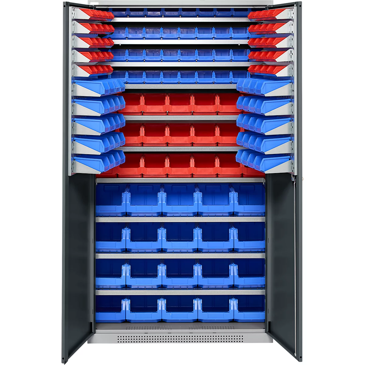 Ein offener Werkzeugschrank, gefüllt mit blauen und roten Kunststoffboxen zur Aufbewahrung.