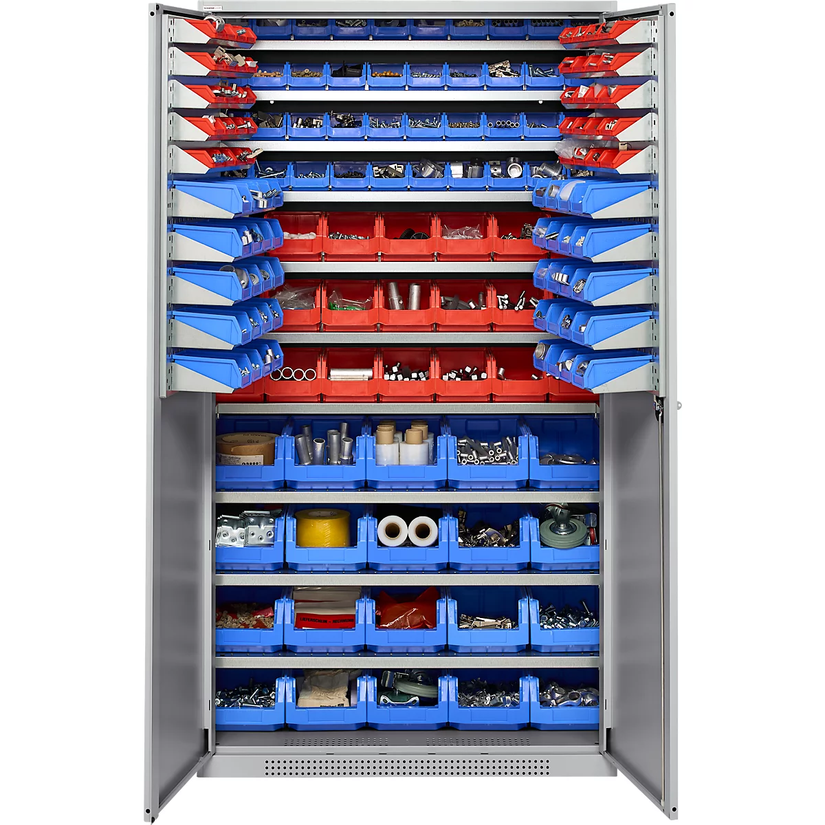 Offener Werkzeugschrank mit Sortimentsboxen in Rot und Blau. Regale voll mit Schrauben, Muttern und Werkzeugen.