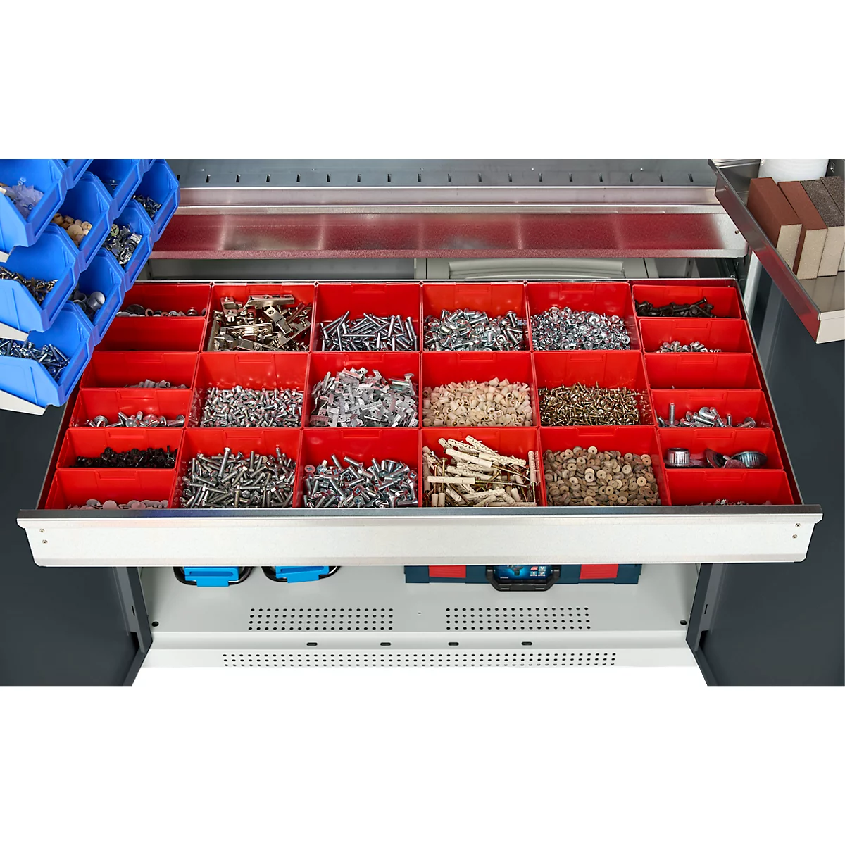 Schäfer Shop Genius materiaalkast FS, 5 OH, afsluitbaar, geperforeerde roosterwanden/2 laden/2 legborden, tot 450 kg, B 1055 x D 520 x H 1950 mm, lichtgrijs/antracietgrijs + gratis inzetbakset-24 st.