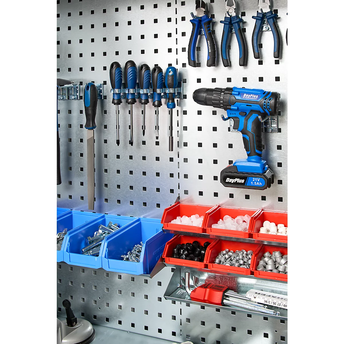 Schäfer Shop Genius materiaalkast FS, 5 OH, afsluitbaar, geperforeerde roosterwanden/2 laden/2 legborden, tot 450 kg, B 1055 x D 520 x H 1950 mm, lichtgrijs/lichtgrijs + gratis inzetbakset-24 st.