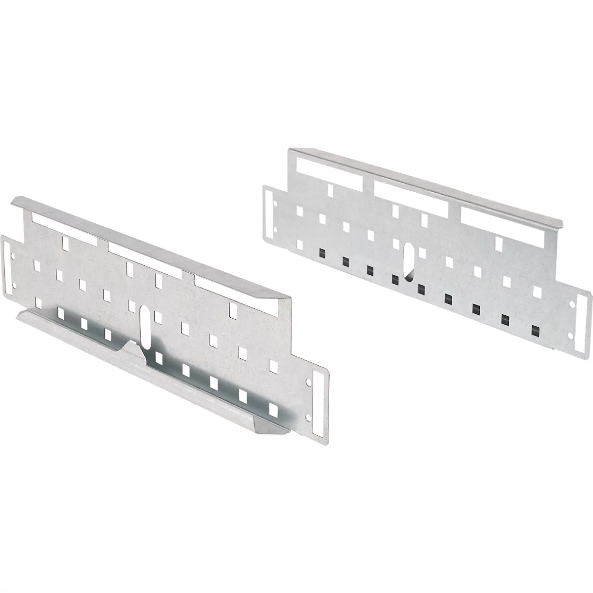 Deux équerres métalliques avec motif de trous, en détail, pour l'installation dans un rack.