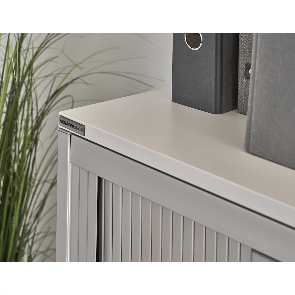 Schäfer Shop Genius Roldeurkast TETRIS SOLID, 3 ordnerhoogten, B 1200 x D 413 x H 1170 mm, met legborden en afdekplaat, wit/blank aluminium 