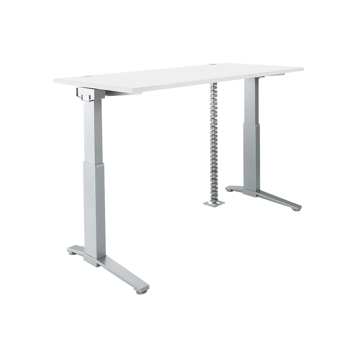 Ein weißer, höhenverstellbarer Schreibtisch mit silbernen Beinen und einer Kabelspirale.
