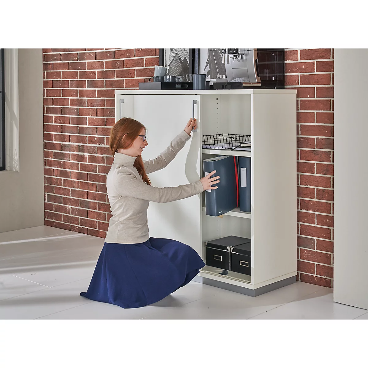 Schäfer Shop Genius Schuifdeurkast TETRIS WOOD, 3 ordnerhoogten, B 1200 mm, incl. stalen sokkel, wit 