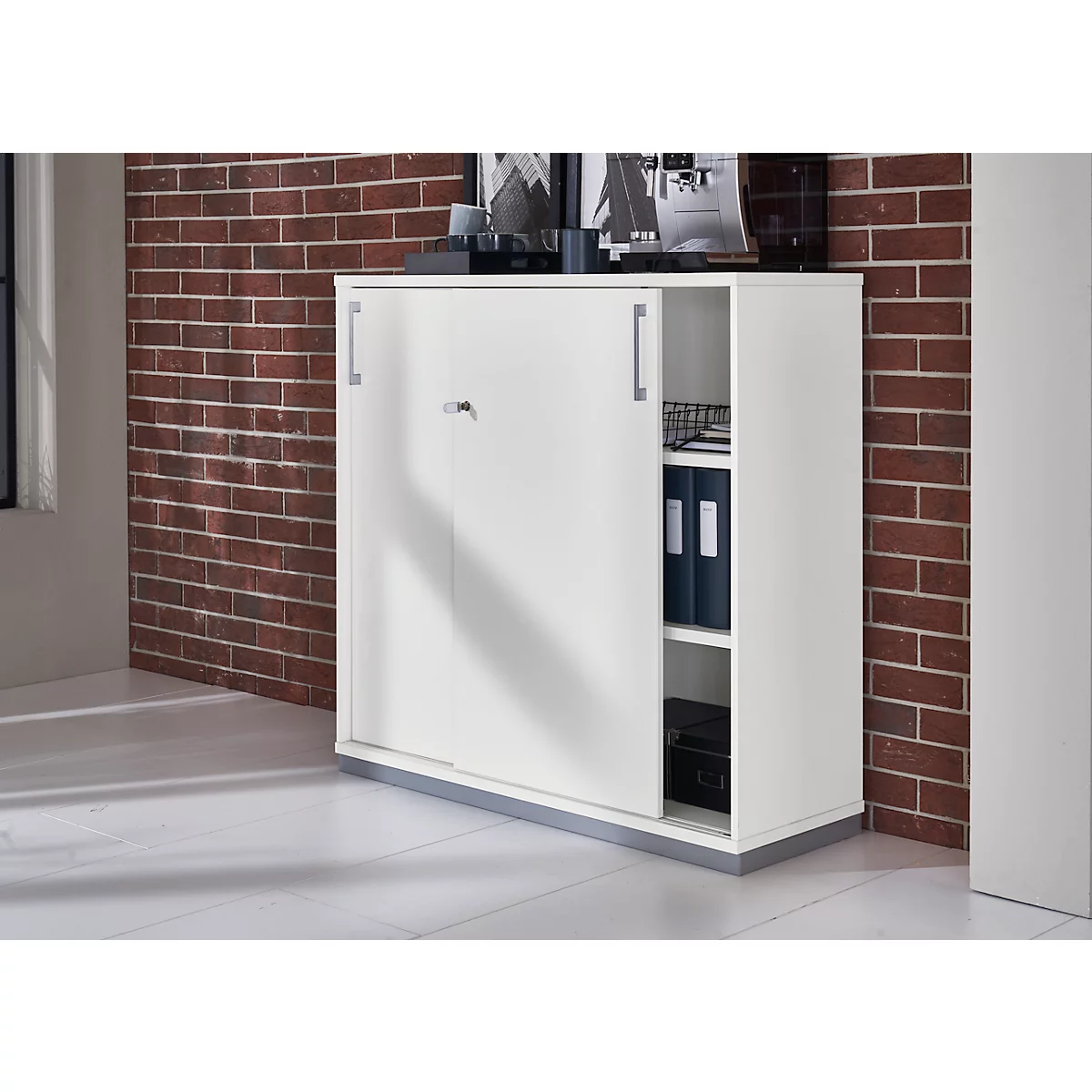Schäfer Shop Genius Schuifdeurkast TETRIS WOOD, 3 ordnerhoogten, B 1200 mm, incl. stalen sokkel, wit 