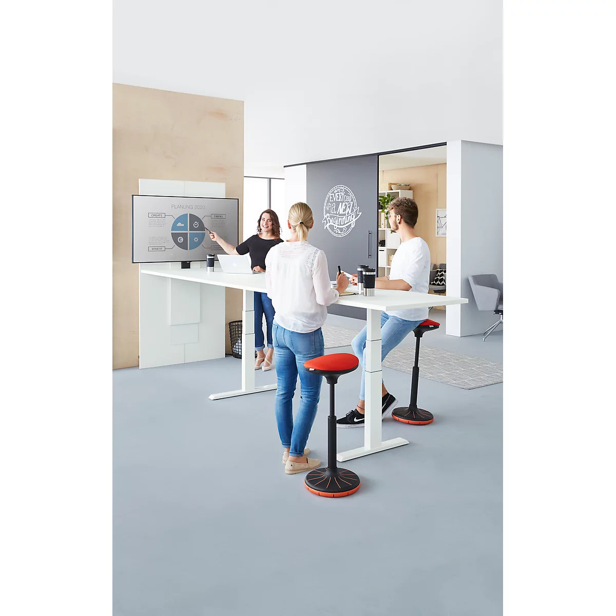 Schäfer Shop Genius Vergadertafel HV Basic, tweetraps elektr. in hoogte verstelbaar, zonder monitor, B 3600, wit