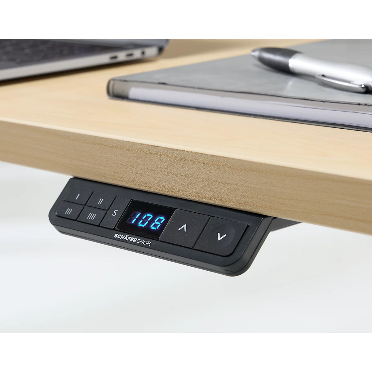 Schäfer Shop Genius Winkelschreibtisch AERO FLEX, elektrisch höhenverstellbar, 90° Winkel, C-Fuß, B 2000 x T 1600 mm, Ahorn-Dekor/anthrazit, Memorypanel + Kabelkanal