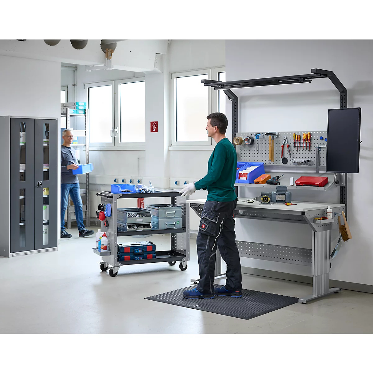 Schäfer Shop Pure Arbeitstisch AST31, elektrisch höhenverstellbar, Melaminplatte oder Multiplex-Platte, T-Fuß, bis 400 kg, diverse Varianten