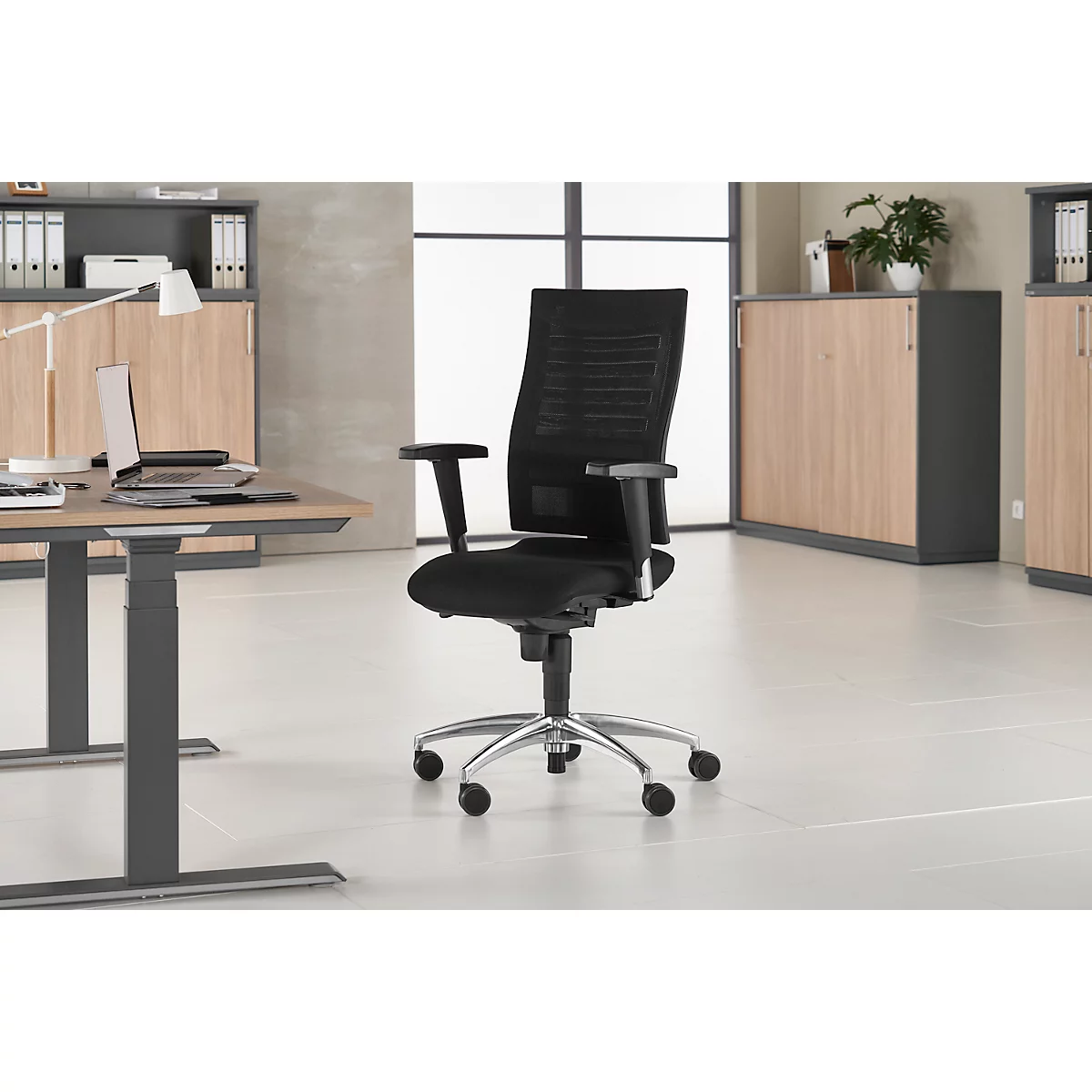 Schäfer Shop Pure Bürostuhl SSI Proline S2, mit Armlehnen, Punkt-Synchronmechanik, Bandscheibensitz, schwarz/schwarz