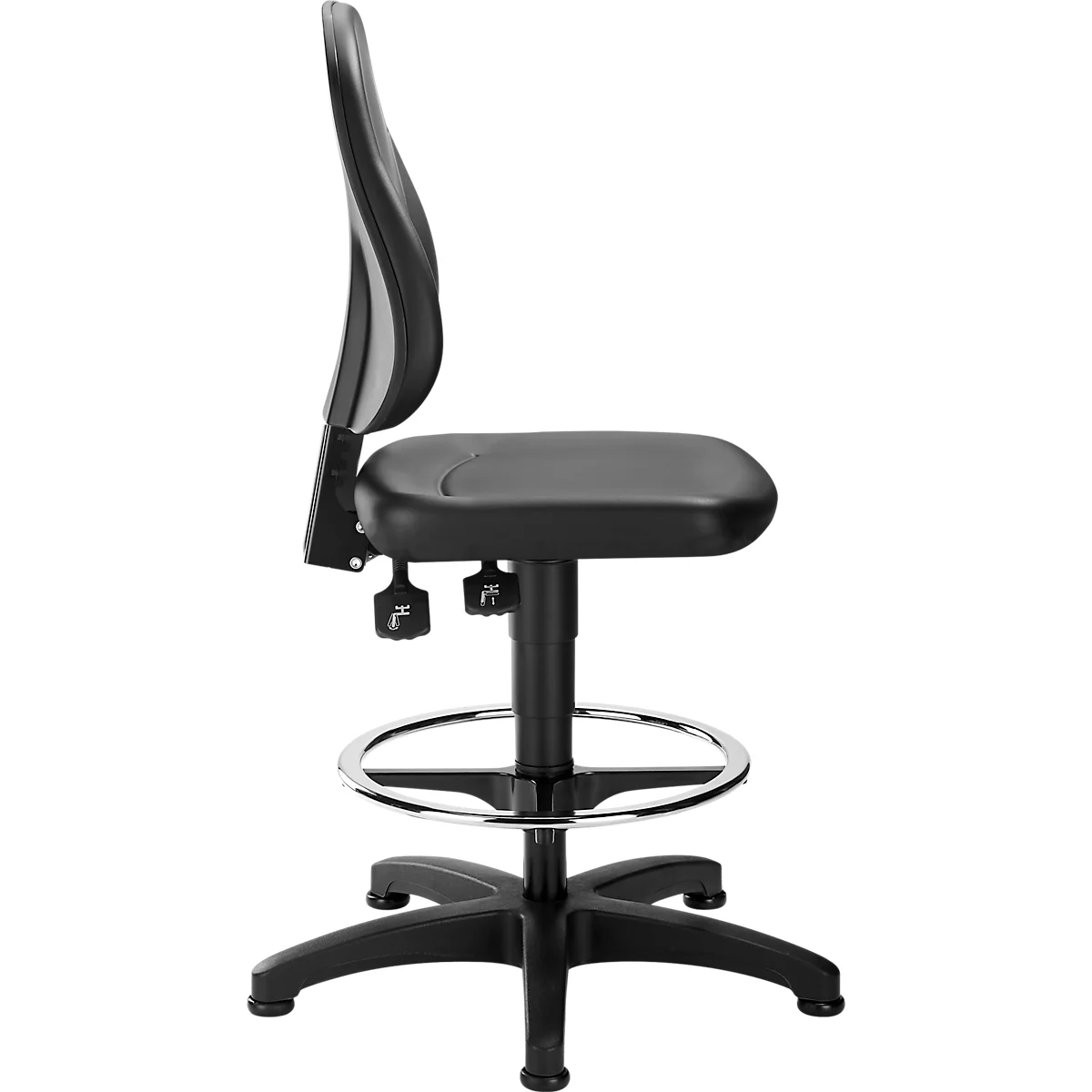 Chaise de bureau noire de profil, dossier haut, repose-pieds, sur fond blanc.