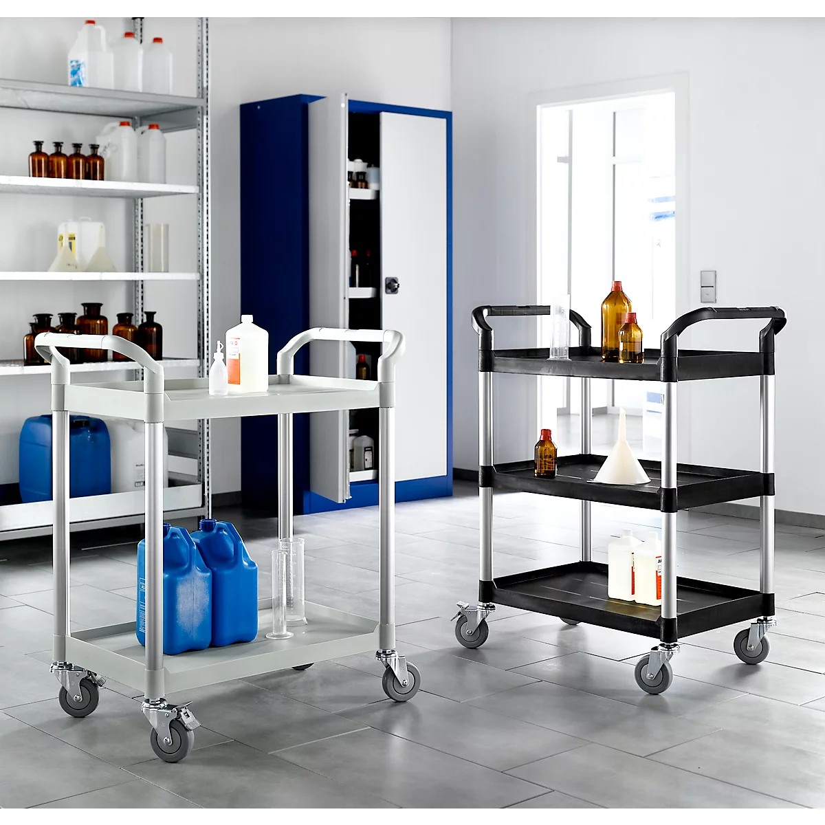 Schäfer Shop Pure Chariot multi-usages, 4 roues pivotantes en TPR avec 2 freins, 3 plateaux, L 680 x l 450 mm, plastique/aluminium, noir/argenté
