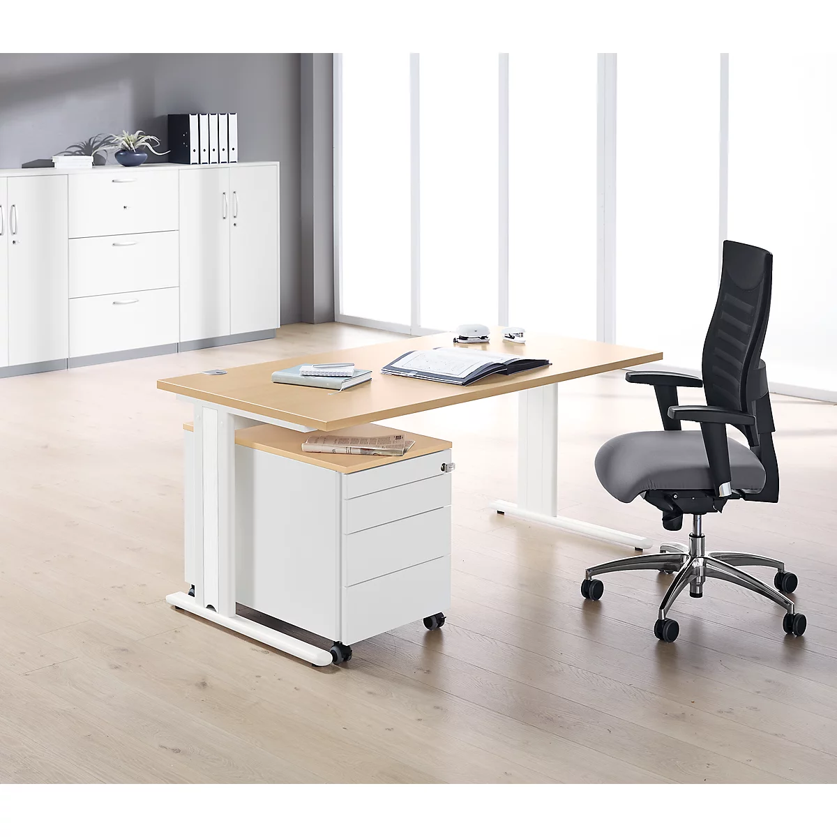 Schäfer Shop Pure Desk PLANOVA BASIC, rechthoekig, C-poot, B 1600 x D 800 x H 717 mm, ahorn/wit + kabelgoot