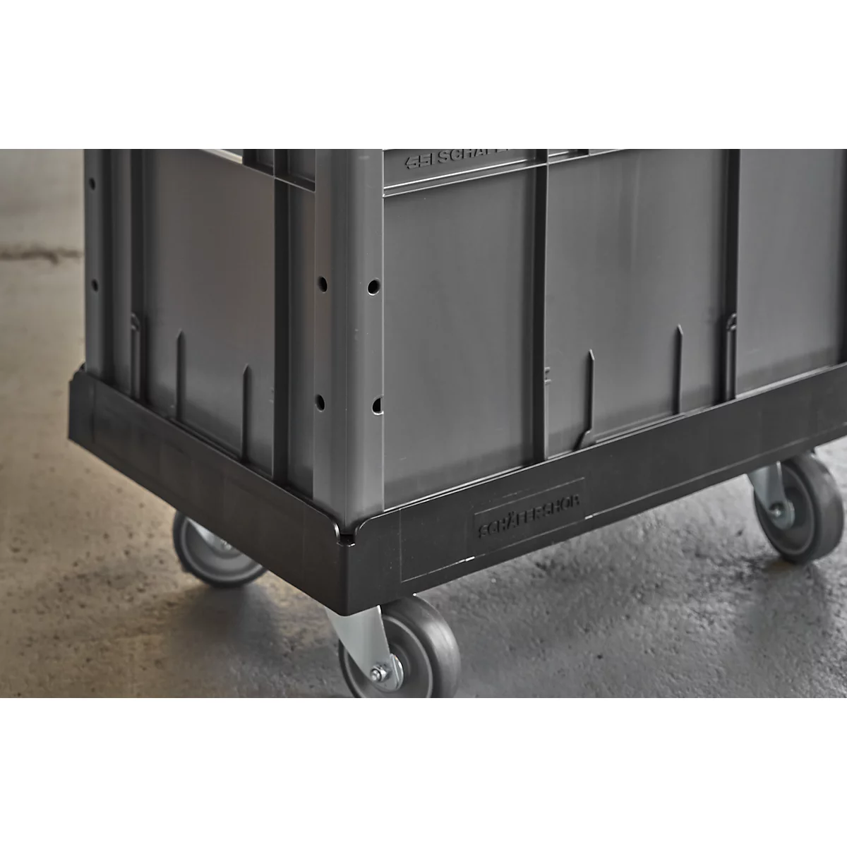 Schäfer Shop Pure Roulettes de transport, norme européenne, jusqu'à 300 kg, avec rebord d'empilage, roues pivotantes, L 610 x l 410 mm, HDPE &amp; TPU, noir profond RAL 9005