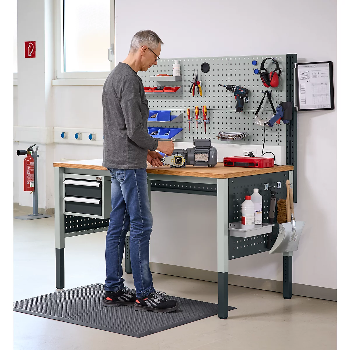 Schäfer Shop Pure Tischaufbau für Arbeitstische AST31, 2 x Aufbausäulen, 1 x Lochwand, B 1500 x H 1035 mm, Stahl, anthrazitgrau/weißaluminium
