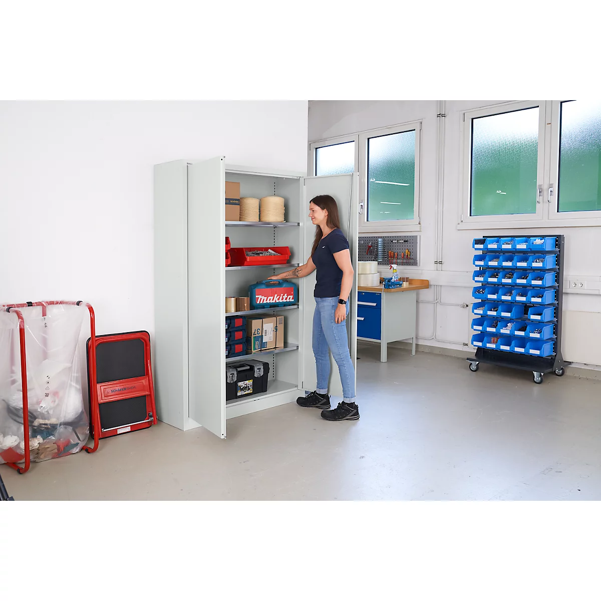 Schäfer Shop Pure Universalschrank, 5 OH, 4 Fachböden, abschließbar, B 1200 x T 400 x H 1935 mm, Stahl, lichtgrau RAL 7035/lichtgrau RAL 7035