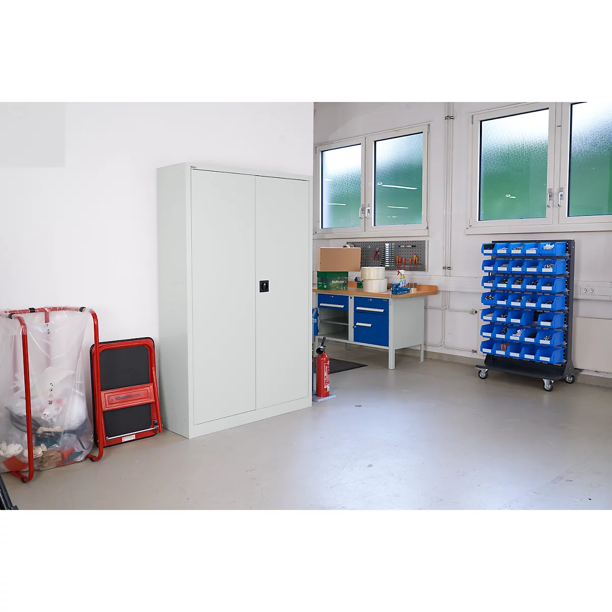Schäfer Shop Pure Universalschrank, 5 OH, 4 Fachböden, abschließbar, B 1200 x T 400 x H 1935 mm, Stahl, lichtgrau RAL 7035/lichtgrau RAL 7035