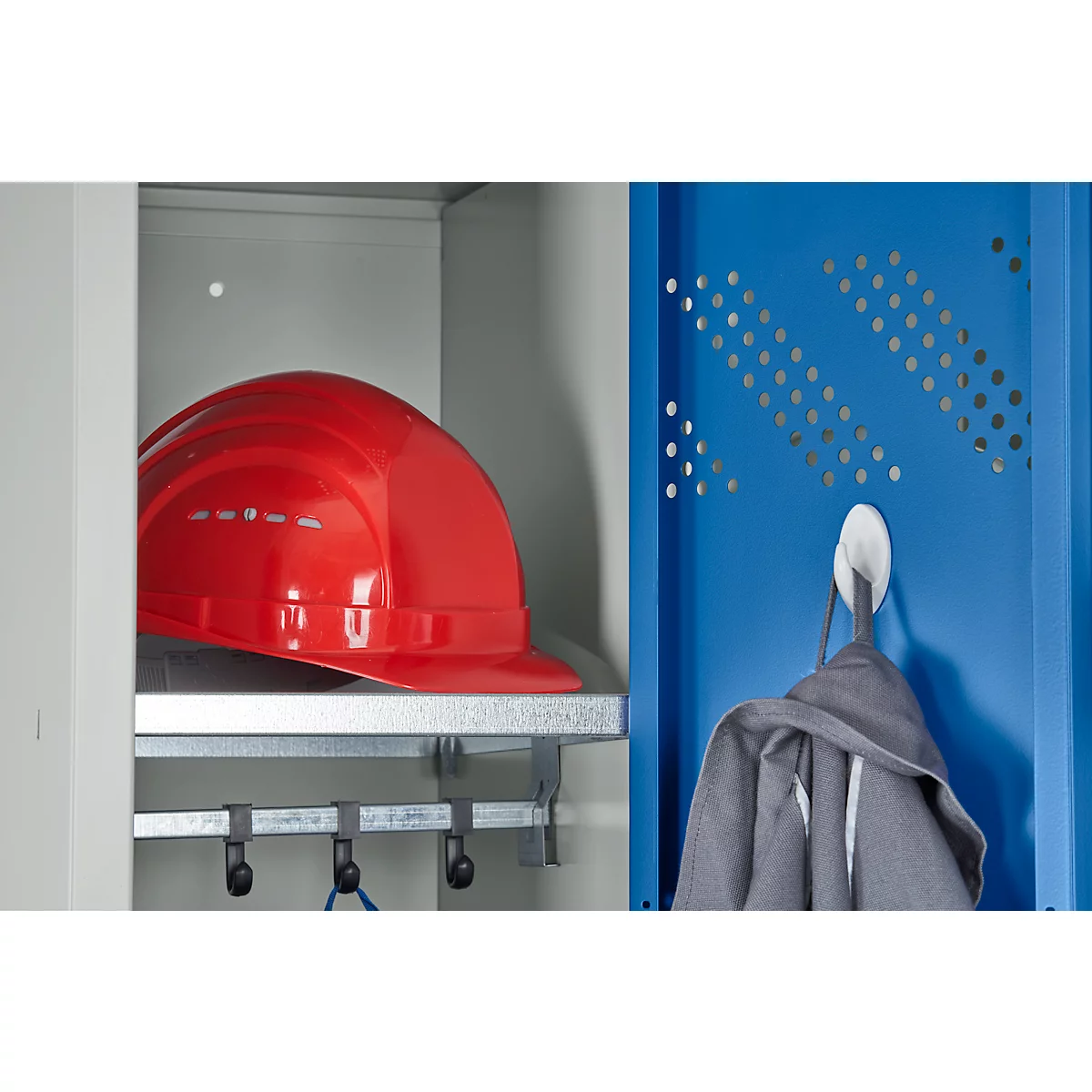 Schäfer Shop Pure Vestiaire, 2 compartiments, sur socle, serrure à came batteuse, gris clair/bleu gentiane
