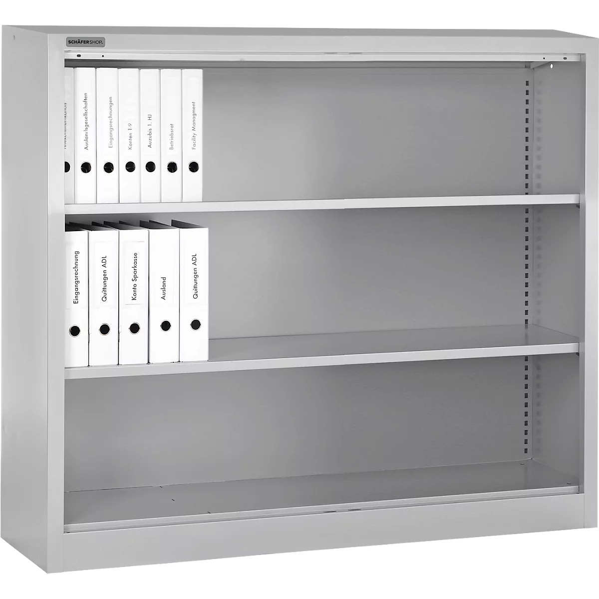 Classeur gris avec trois étagères. À l'intérieur se trouvent des classeurs blancs avec des lettres noires.