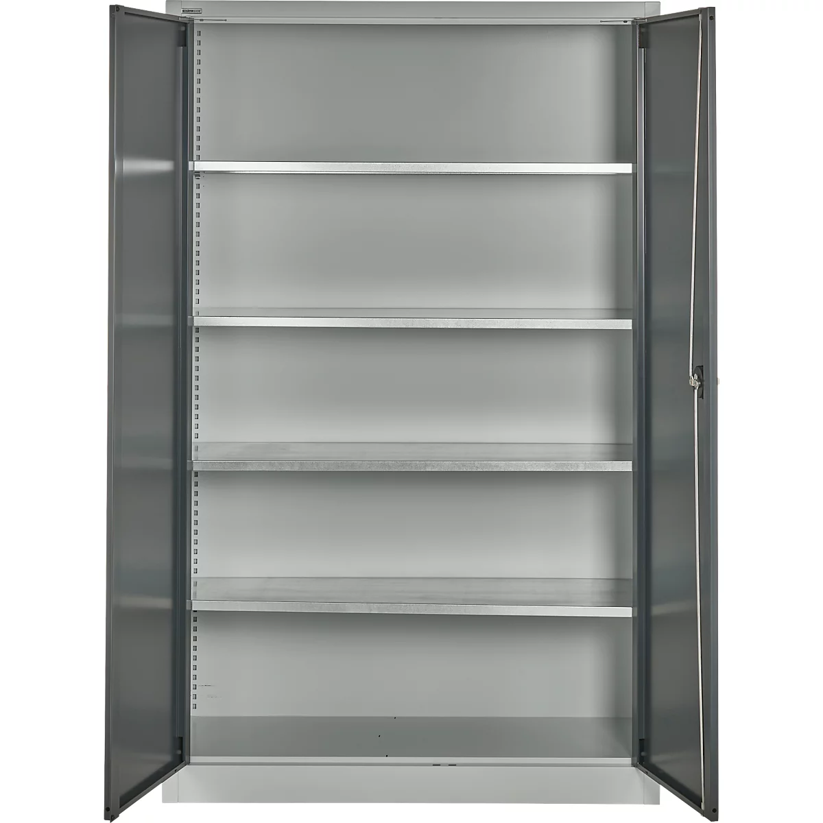 Armoire métallique grise ouverte avec quatre étagères.