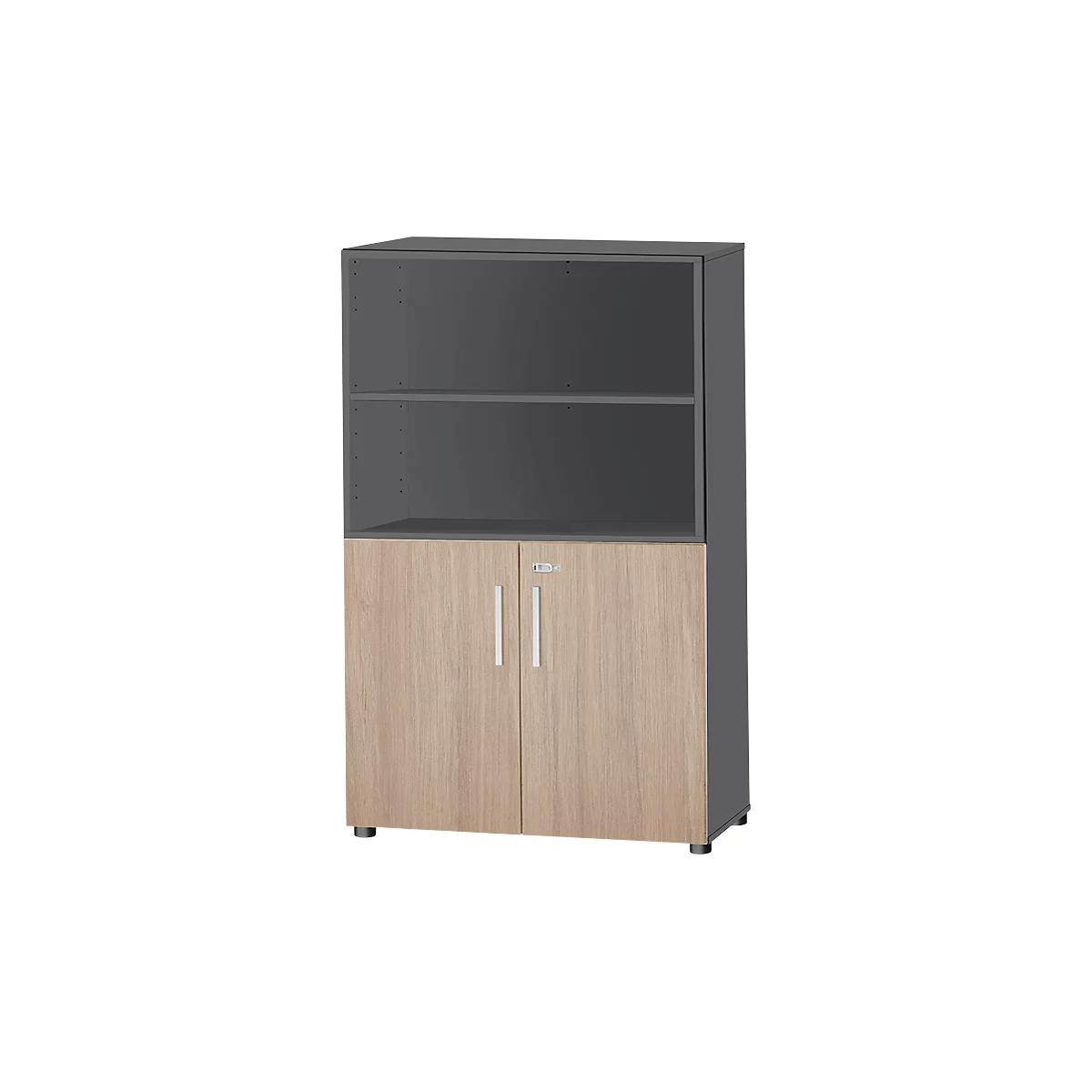 Armoire avec bois clair et étagères ouvertes grises. Poignées blanches et serrure argentée. L'armoire repose sur des pieds noirs.
