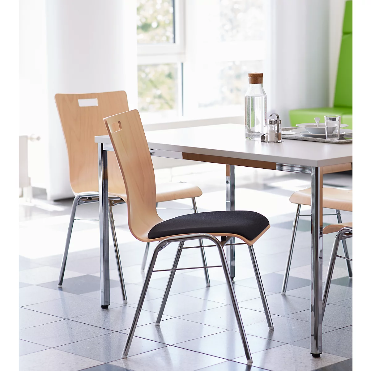 Schäfer Shop Select Chaise empilable nature, empilable jusqu'à 10 pièces, avec rembourrage en tissu, L 430 x P 410 x H 450 mm, bois &amp; acier