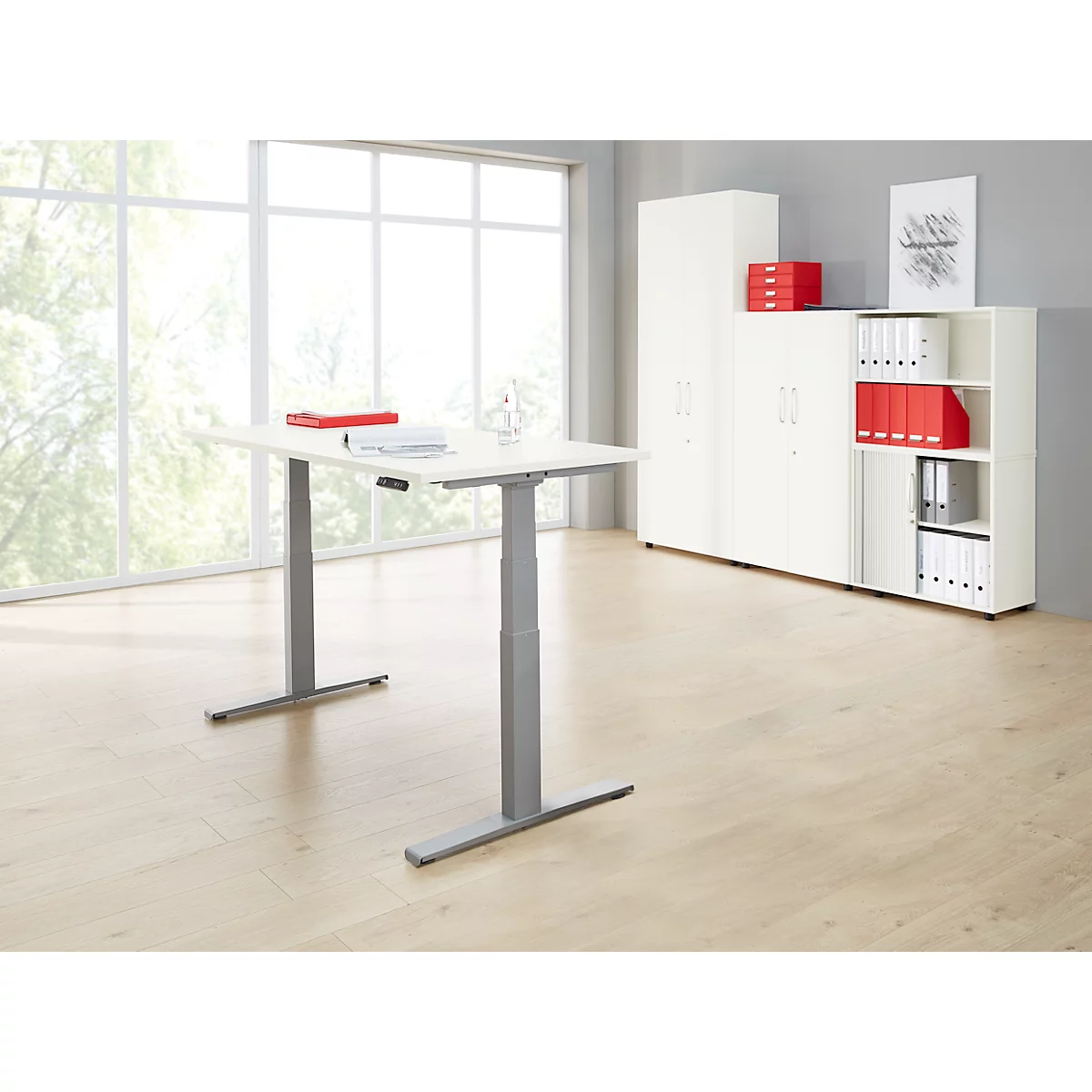 Schäfer Shop Select escritorio LOGIN, regulable eléctricamente en altura, rectangular, pata en T, ancho 1600 x fondo 800 x alto 645-1290 mm, aluminio blanco/blanco