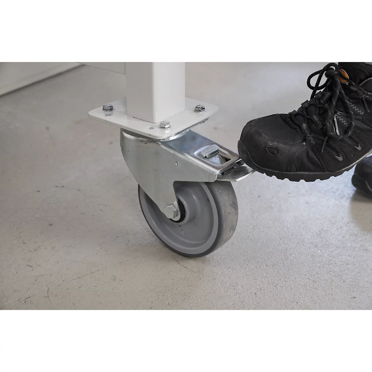 Schäfer Shop Select Établi mobile - l. 1500 x P 700 x H 835 mm - hêtre - piètement alu blanc