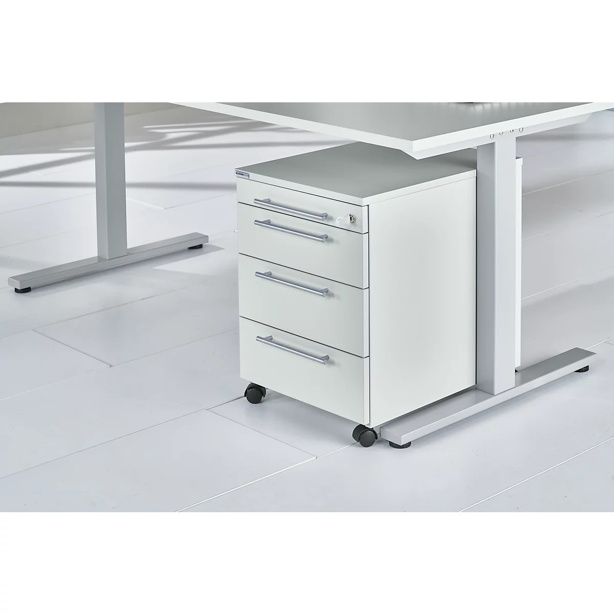 Schäfer Shop Select Juego de muebles de oficina de 3 piezas Escritorio Start Off, rectangular, pata en T, An 1800 x Pr 800 x Al 735 mm 