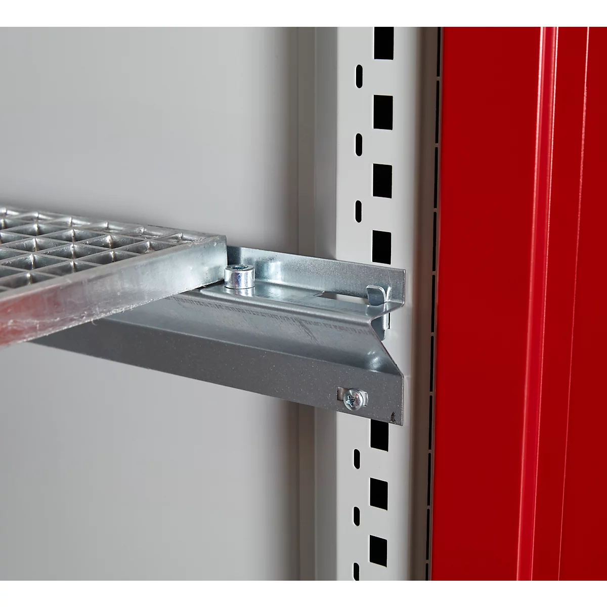 Schäfer Shop Select kast voor gevaarlijke stoffen, voor olie enz., 2 x 60 l vaten en 8 x 20 l bussen, B 1055 x D 520 x H 1950 mm, lichtgrijs/robijnrood