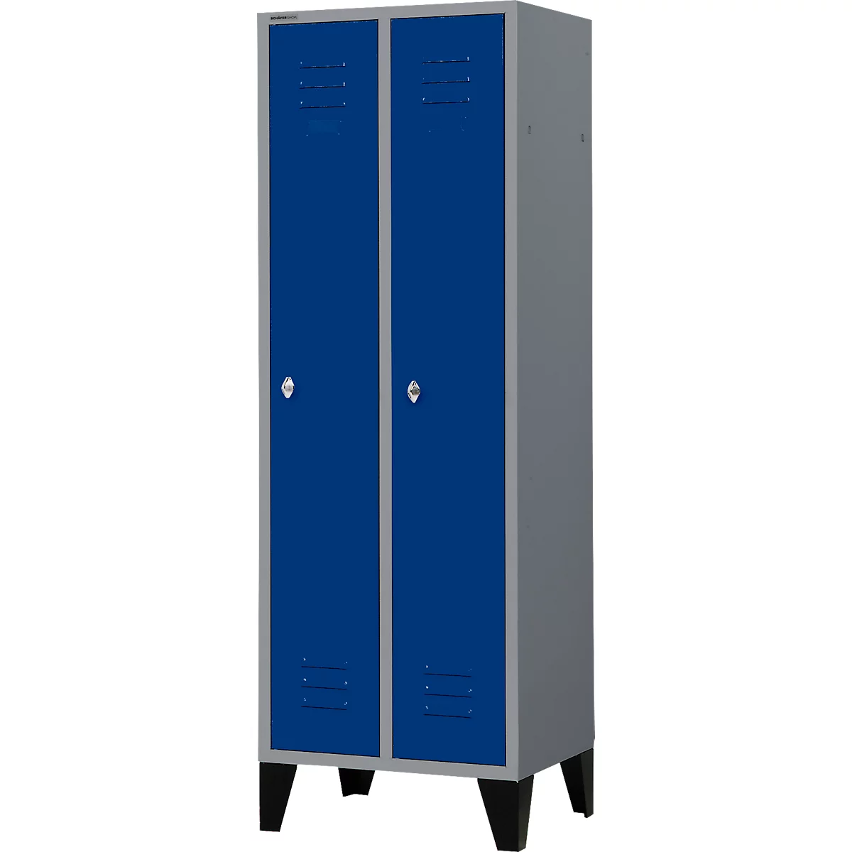 Grijze locker met twee blauwe deuren, zilveren deurframes en handgrepen, staat op zwarte poten.