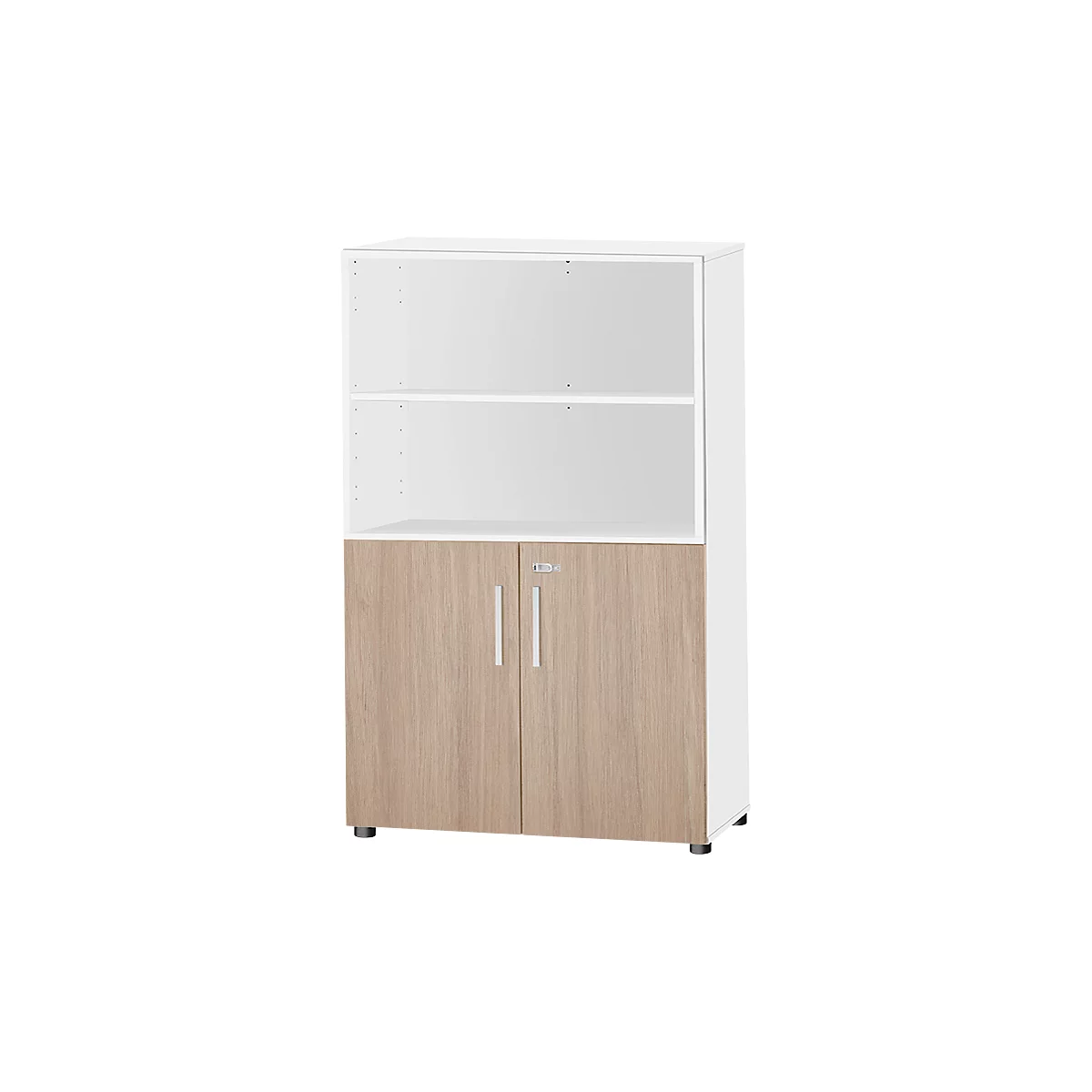 Hoher Schrank, weiß mit Holztüren und zwei Einlegeböden. An den Türen sind silberne Griffe.