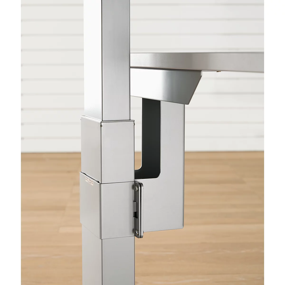 Schäfer Shop Select koppeladapter, voor 1-niveau &amp; 2-niveaus elektrisch in hoogte verstelbaar + handmatig in hoogte verstelbaar bureau PLANOVA ERGOSTYLE, aluminium wit